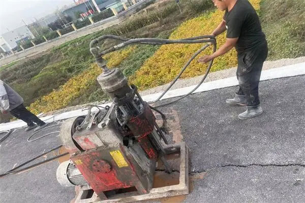 文县马路面下沉注浆加固